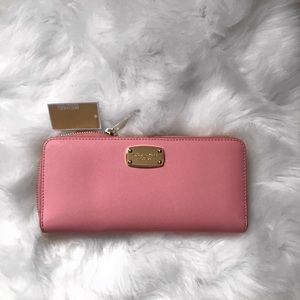 NWT Michael Kors Floral Wallet🌸
